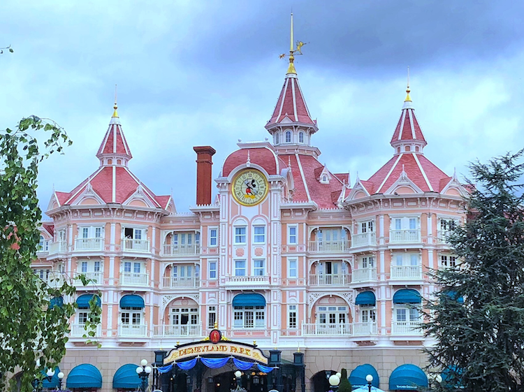How To Plan For The Best Disneyland Paris Trip Ever, Disneyland Hotel photo